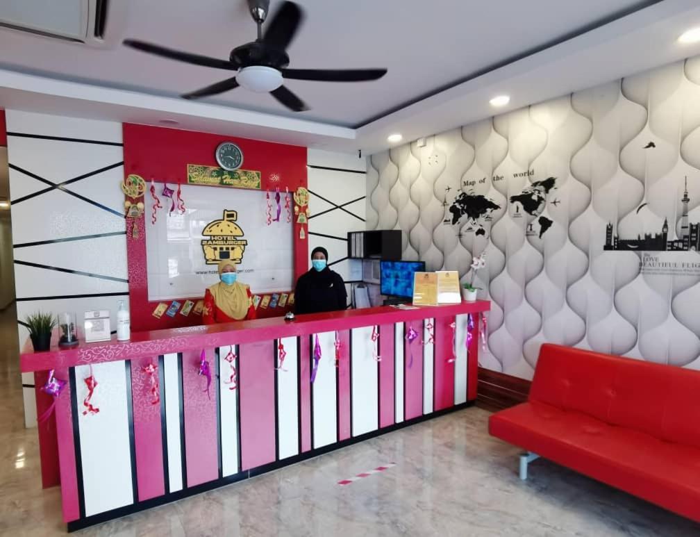 Hotel Zamburger Enstek Sepang Exterior foto